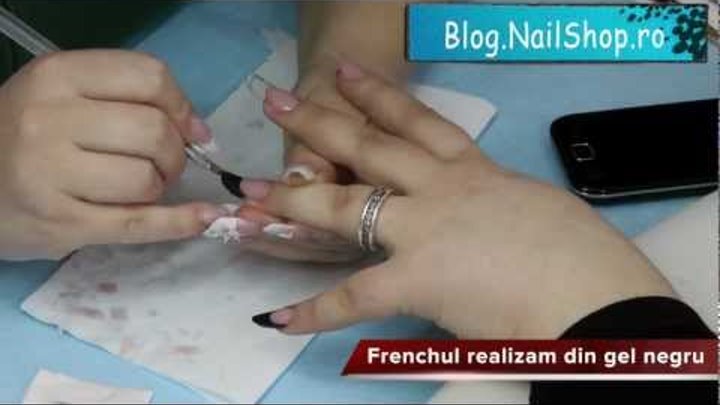 Constructie Unghii In Forma De Migdale Cu Flori Din Gel 3d