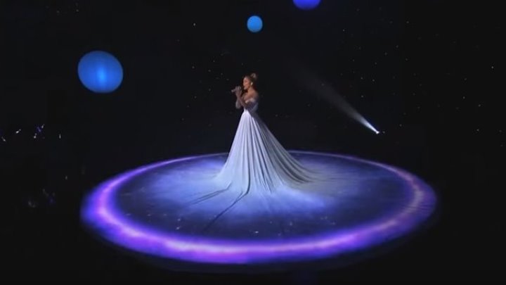 «Живое» платье-холст Дженнифер Лопес! Невероятная красота!