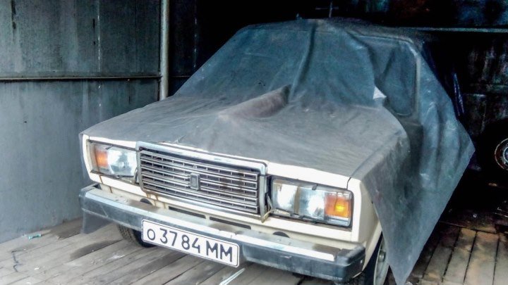 Нашли НОВУЮ семерку ВАЗ-2107, простоявшую 30 лет в гараже капсула времени