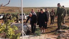 В Сирии почтили память героя России Романа Филипова, погибше...