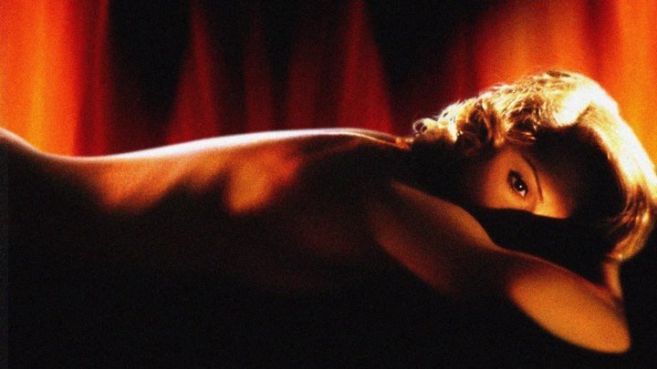 Тело как улика (триллер с Мадонной, Уиллемом Дефо, Джулианной Мур, Юргеном Прохновым) | США, 1992