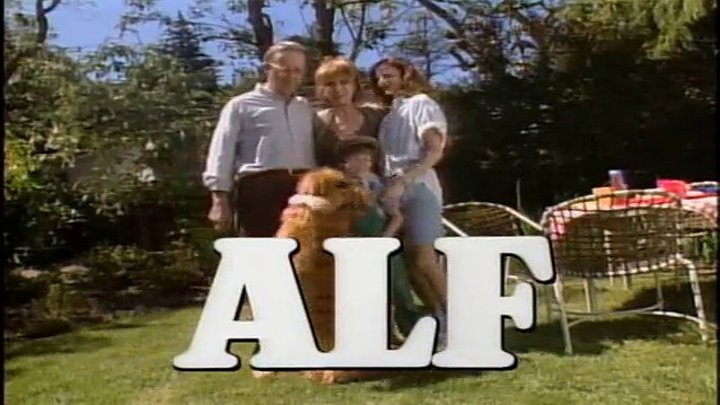 ALF . (Strangers in the Night) with English subs . серия 2 .