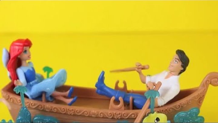 Elsa Kisses Eric!!! ❤ Ariel and Prince Eric Little Mermaid Disney Boat, Frozen Doll
