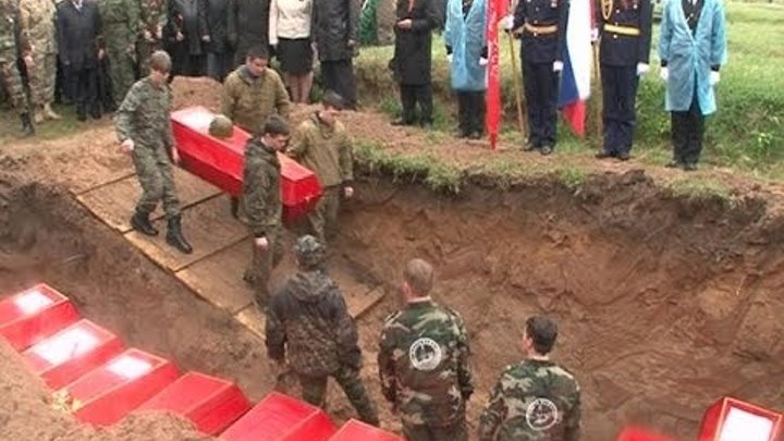 В Мясном Бору состоялась церемония захоронения останков советских солдат