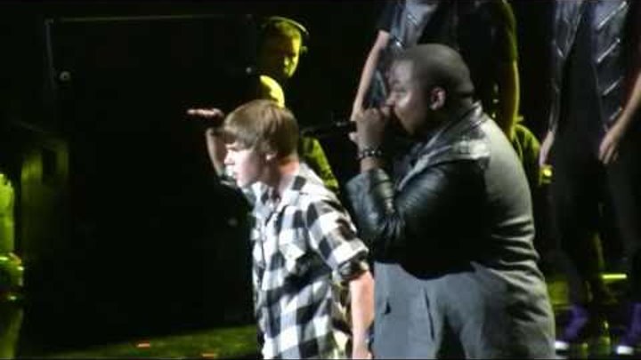 Justin Bieber @ the NYC Jingle Ball- "Eenie Meenie" (HD) Live on December 10th, 2010