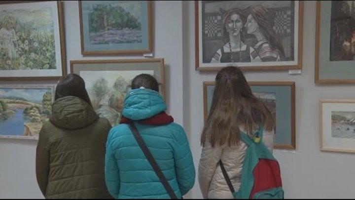 Выставка работ Солигорских художников "Арт-Апрель" проходит в краеведческом музее