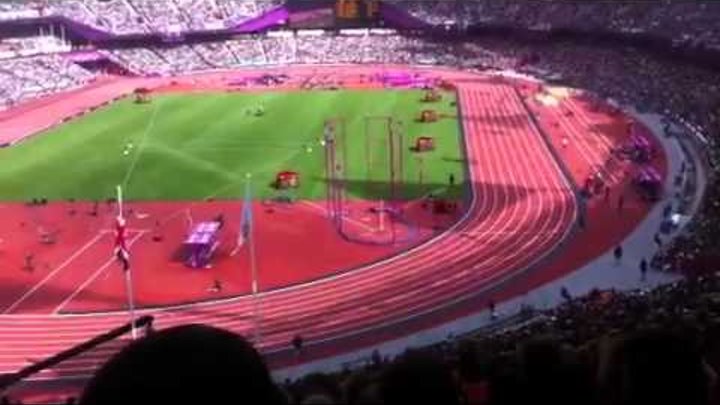 Oscar Pistorius makes history in first round of 400m at London 2012