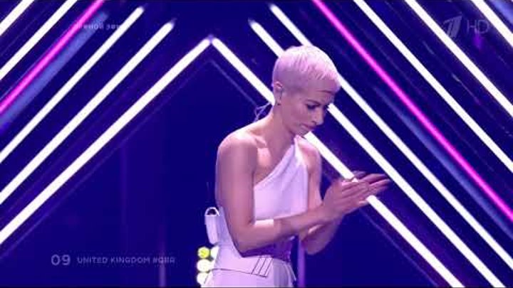 Евровидение 2018 Фанат выбежал на сцену и отобрал микрофон