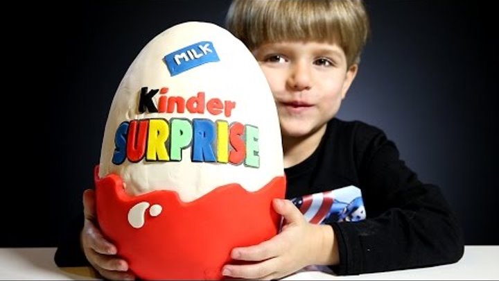 Giant Kinder Surprise Egg made of Play-Doh