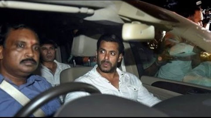 SHOCKING! Salman Khan Gets Mobbed Outside Galaxy Apt | Hit-and-run case