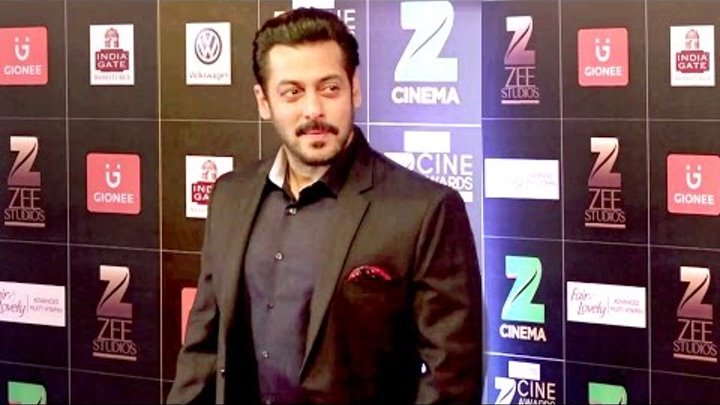 Salman Khan At Zee Cine Awards 2017 Full Video Of Red Carpet