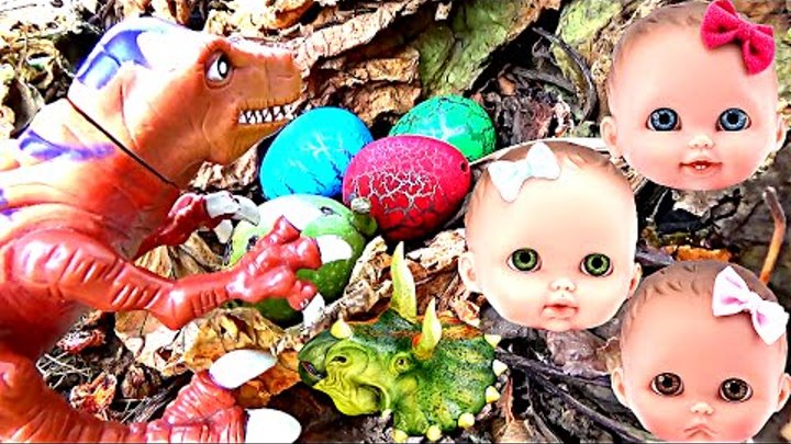 ❤ Куклы Пупсики играют Яйца динозавров игрушки Битва динозавров мультфильм Видео игры для девочек