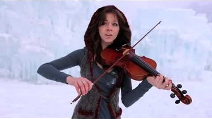 Красивая Девушка во льдах очень классно играет на скрипке в стиле дабстеп
