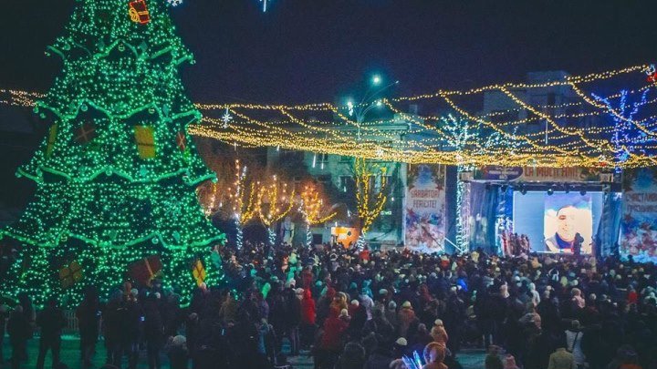 Рождественский мега-концерт в Бельцах: звезды эстрады на главной площади.