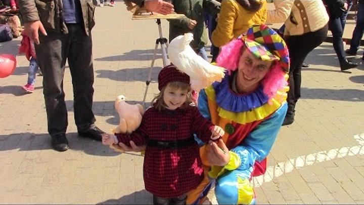 ВЛОГ 1 Апреля в Одессе Юморина 2017 Катаемся на лошади Фото с голубями Fool's Day in Odessa
