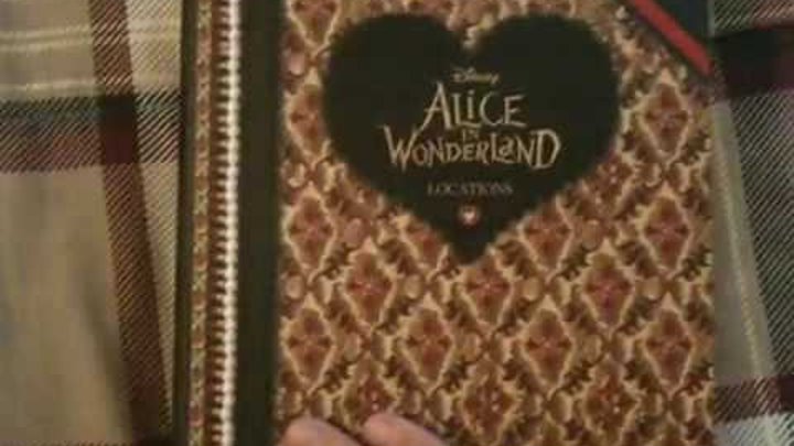 Книга сюрприз "Алиса в стране чудес" 2010 от Disney