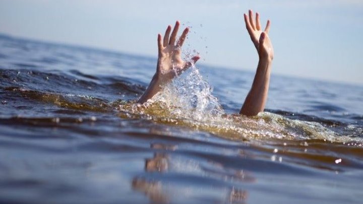 Tragedie fără margini într-o familie din satul Pohrebeni, raionul Orhei. Trei fraţi s-au înecat într-un iaz