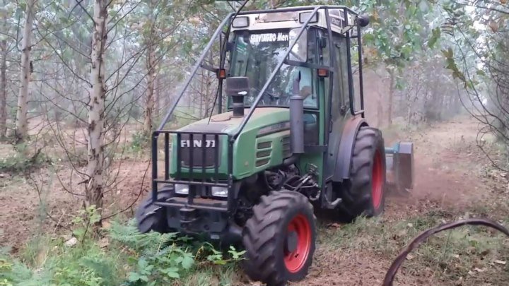 Трактор Fendt 208 V Рыхления земли фрезой