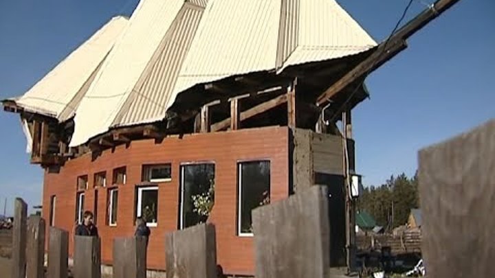 Бывший моряк из Курагинского района построил дом в виде корабля