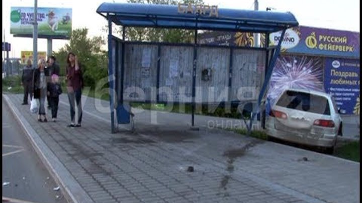 Автолюбитель на «Тойоте Калдине» врезался в остановку в Индустриальном районе Хабаровска. MestoproTV