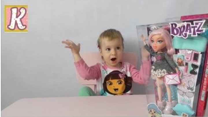 Кукла Братц с аксессуарами распаковка. Bratz SelfieSnaps Doll- Cloe unboxing.
