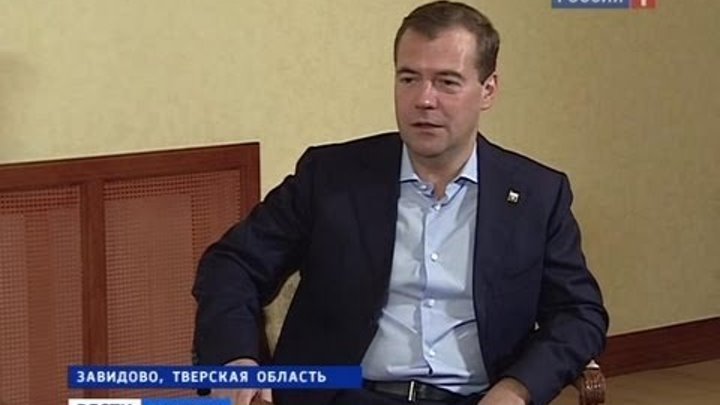 Медведев встретился с Януковичем в "символичеcкий дeнь"