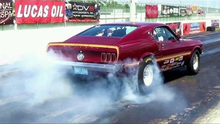 American Muscle Cars Revs Tire Burnout Hard Acceleration