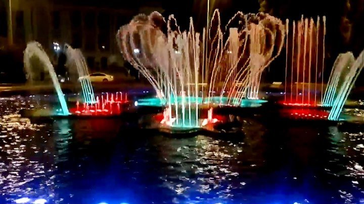 Dushanbe / Душанбе. Музыкальный фонтан на площади театра оперы и балета им. С.Айни HD