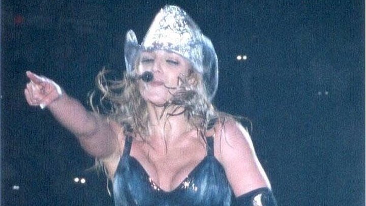 Britney Spears - Dream Within A Dream Tour 2002 (Live From Las Vegas Mandalay Bay 24 May 2002)
