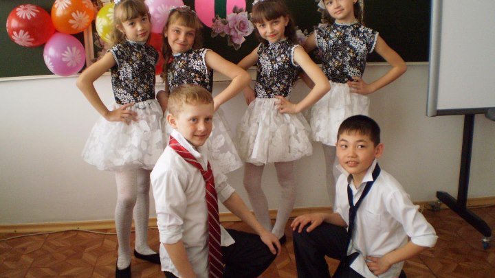 Танец на 8 Марта 3 класс (Комсомольская СШ)