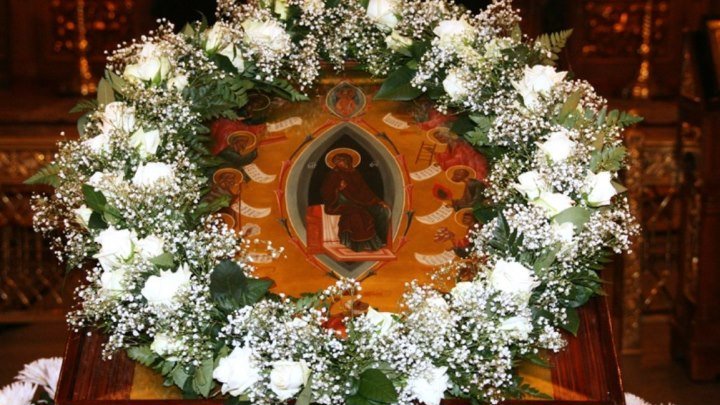 Похвала Пресвятой Богородицы с 15 на 16 апреля – служба Акафиста Божией Матери