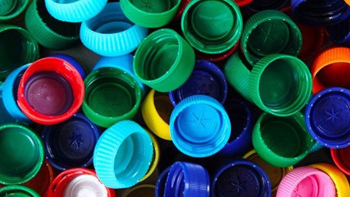 Что можно сделать из крышек от пластиковых бутылок - What can be made out of plastic bottle lids