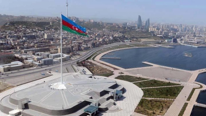 Добро пожаловат! Мы приглашаем Вас открыть для себя невероятную красоту Азербайджана - чья красота превзойдет ваше воображение...