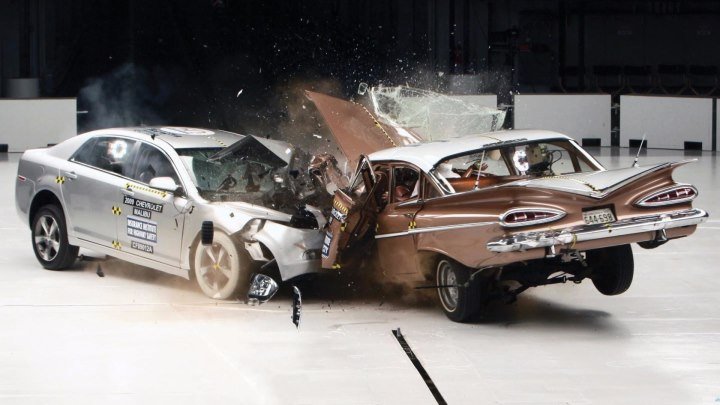 Краш-тест двух автомобилей Шевроле 1959 и 2009 годов