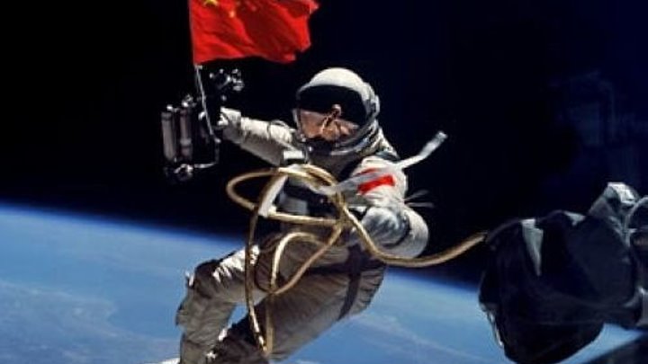 Первый китайский космонавт в открытом космосе (Чжай Чжиган, 2008)