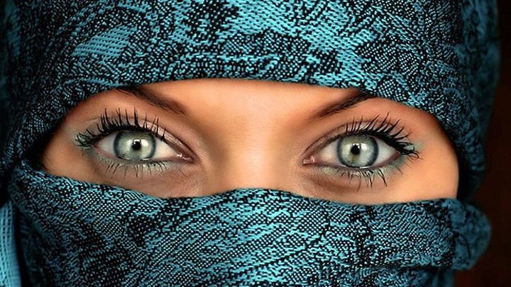 Житель ОАЭ впервые увидел жену без макияжа и подал на развод