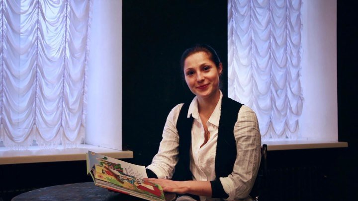 Светлана Илюхина, актриса театра Ленком, читает сказку Братьев Гримм "Волк и семеро козлят" для Кирилла