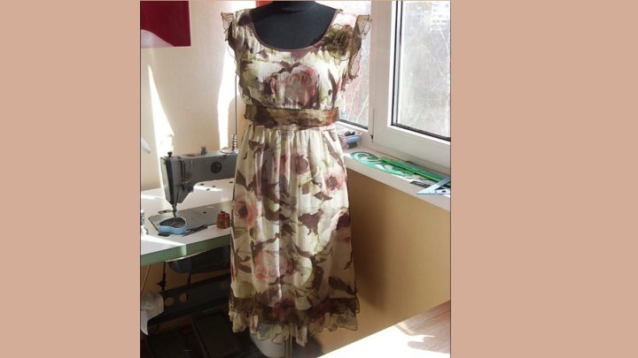 Платье из цветного шифона с отделкой из органзы