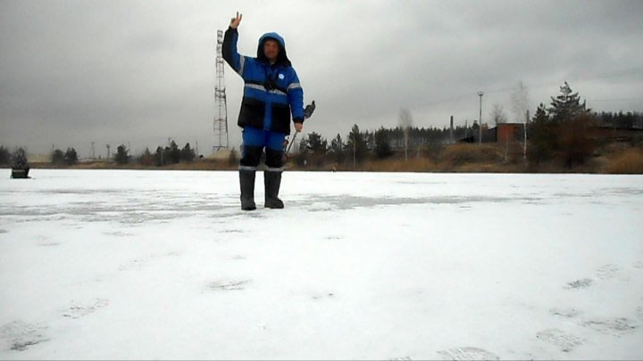 Рыбалка со льда на мормышку в апреле, последний лёд сезона 2016-17.