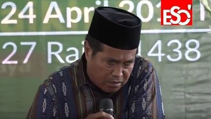 Известный индонезийский чтец Корана умер во время чтения Священной Книги