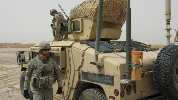 Как американские солдаты катаются по Ираку на Хаммере