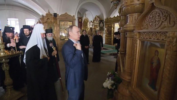 Владимир Путин на Валааме почтил память основателей обители.