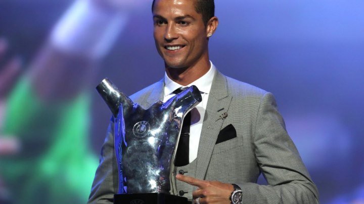 Криштиану Роналду — лучший футболист Европы 16/17 по версии УЕФА!