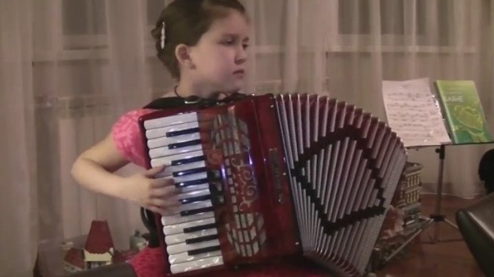 Девочка девяти лет нереально играет на аккордеоне! Талант от БОГА!