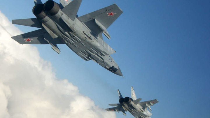 Бой в небе над Камчаткой истребители МиГ-31 отразили удар условного противника