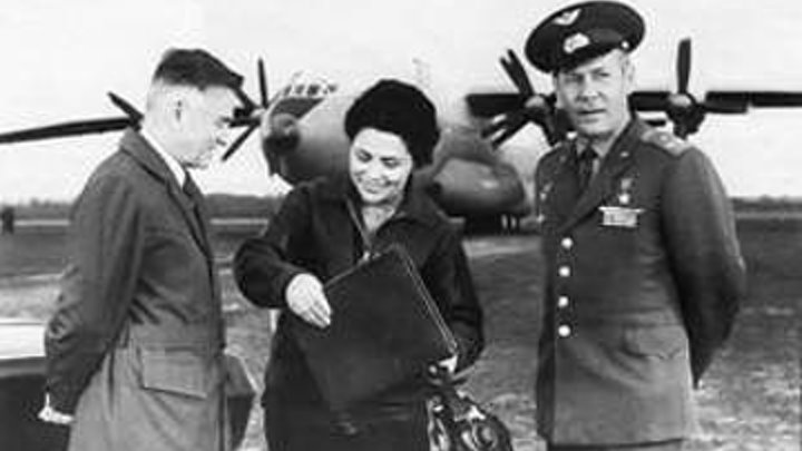 Елизавета Аветовна Шахатуни - Первая в СССР женщина-авиаконструктор, Армянка по национальности .