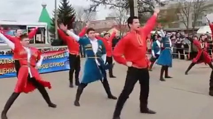 Русский народный танец и Лезгинка. Вот это молодцы ребята! КЛАСС