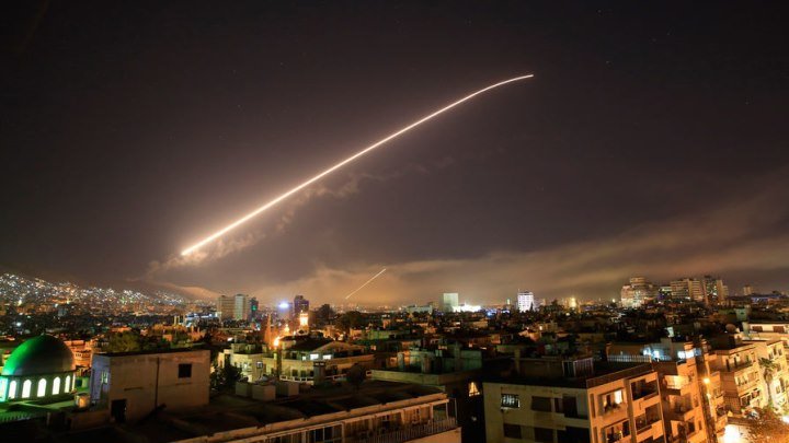 США, Великобритания и Франция бомбят Дамаск