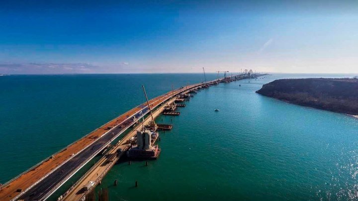 Крымский мост построить невозможно!