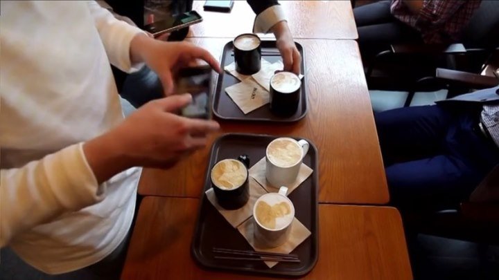 Миру — мир и кофе: в южнокорейском кафе отметили саммит двух Корей